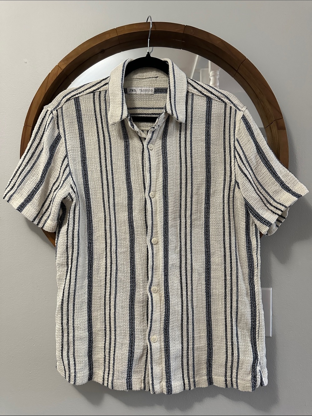 Zara Cream & Navy Striped Short-Sleeve Button-Down Shirt